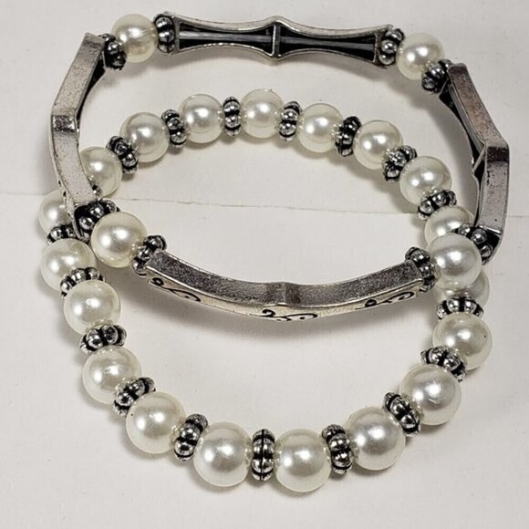 Set of 2 Silver tone Textured design & beads stretchy Bracelet - Women's Fashion - Picture 1 of 4